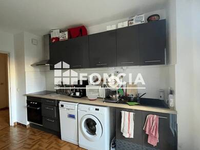 Appartement à louer 777 € 3 pièces 2 chambres 69,6 m² 1er étage La Balance-Raspail Avignon 84000