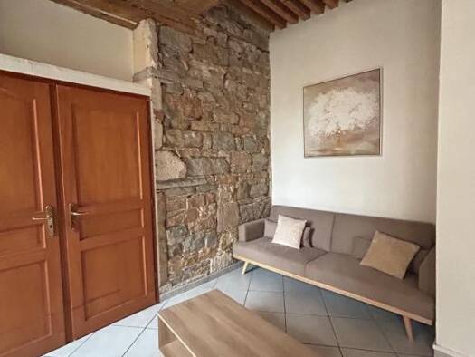 Appartement à louer 975 € 2 pièces 1 chambre 46 m² 2ème étage Saint Vincent Lyon 1er arrondissement 69001