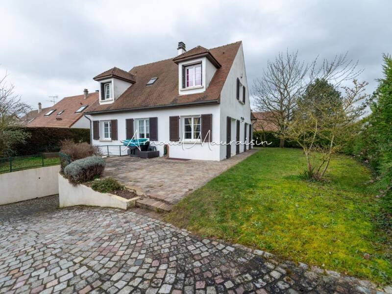 Maison à vendre, 138m², LA CHAPELLE EN SERVAL