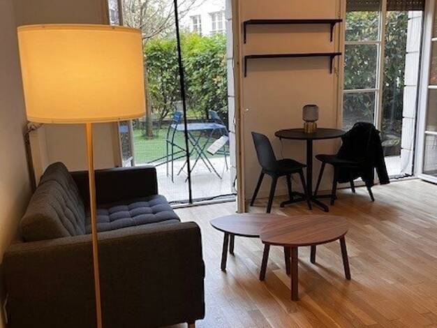 Appartement à louer 990 € 1 pièce 36,3 m² Étage 1/5 Père Komitas Chaville 92370