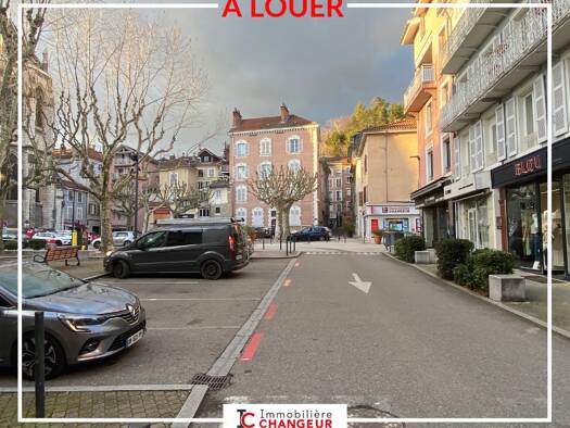 Local commercial à louer 1 365 € 65 m² de surface de vente Centre Ville Est Voiron 38500