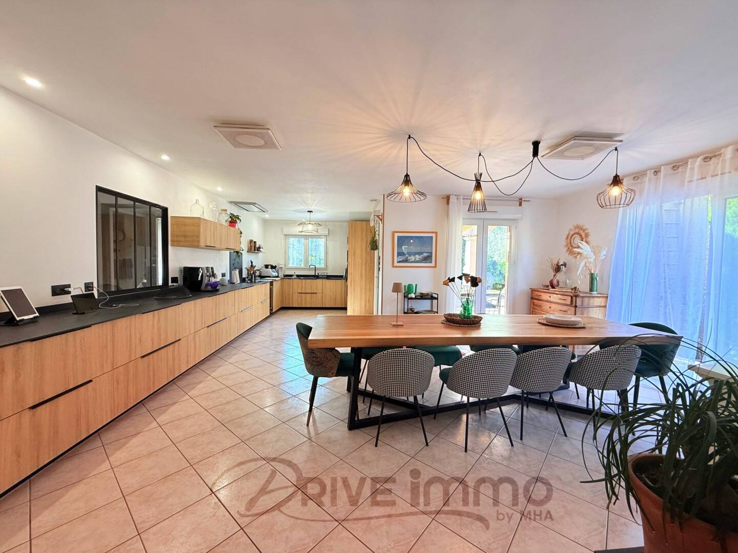 Maison à vendre, 200m², NISSAN LEZ ENSERUNE