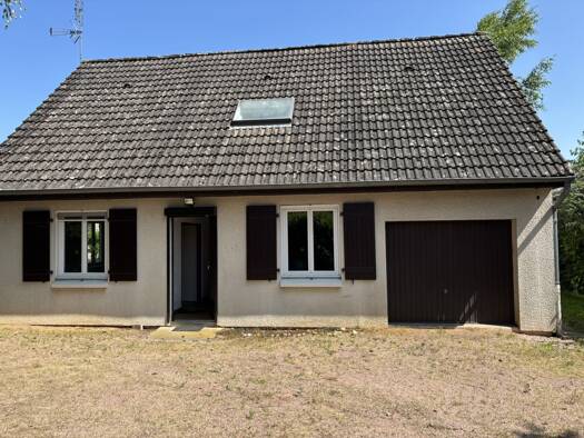 Maison à vendre 135 500 € 4 pièces 3 chambres 103 m² 876 m² de terrain Charolles 71120