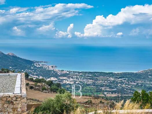 Villa à vendre 1 050 000 € 5 pièces 3 chambres 117 m² 3 000 m² de terrain Sant'Antonino 20220