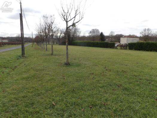 Terrain constructible à vendre 17 000 € 1 042 m² de terrain Mons 17160