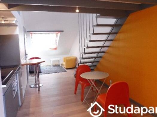 Appartement à louer - logement étudiant 675 € 2 pièces 32 m² 2ème étage disponible dès maintenant Zola Nantes 44100