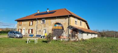 Ferme à vendre 368 000 € 8 pièces 6 chambres 225 m² 2 741 m² de terrain Revel-Tourdan 38270