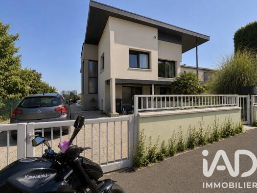 Maison à vendre 190 000 € 4 pièces 2 chambres 90 m² 585 m² de terrain Dun-sur-Meuse 55110
