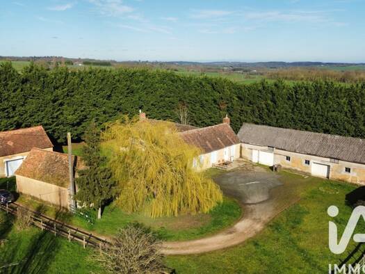 Maison de plain-pied à vendre 322 000 € 4 pièces 3 chambres 135 m² 18 853 m² de terrain Souligné-Flacé 72210