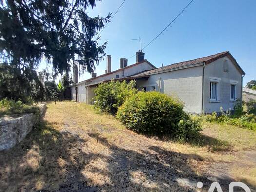 Maison à vendre 119 560 € 7 pièces 3 chambres 156 m² 8 427 m² de terrain Largeasse 79240