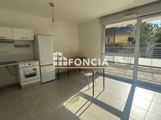 Appartement à louer 831 € 2 pièces 1 chambre 42 m² Lentilly 69210