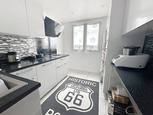 Appartement à vendre 127 500 € 4 pièces 2 chambres 74 m² Étage 4/4 Realpanier Le Pontet 84130