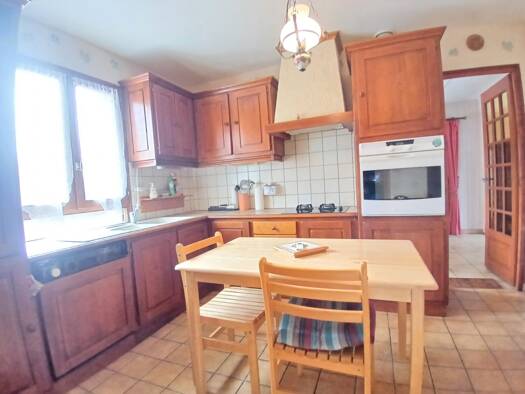 Maison de plain-pied à vendre 190 800 € 6 pièces 3 chambres 110 m² 752 m² de terrain Brie 16590