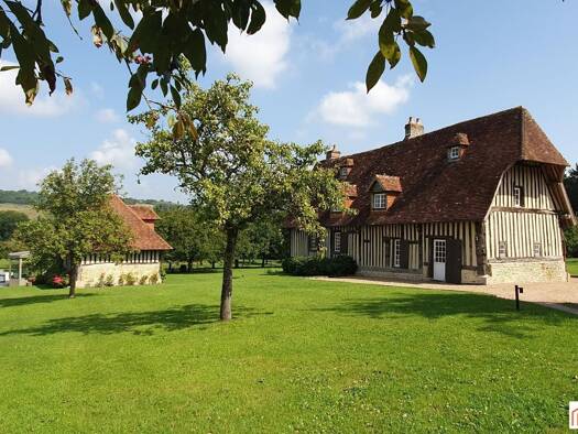 Demeure à vendre 1 487 000 € 16 pièces 12 chambres 377 m² 92 577 m² de terrain Pont-l'Évêque 14130