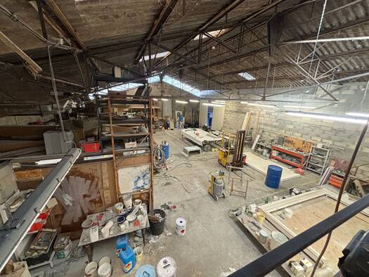 Entrepôt à vendre 104 500 € 438 m² d'espace de stockage Saint-Seurin-sur-l'Isle 33660