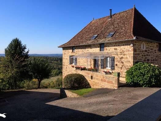 Maison de plain-pied à vendre 365 680 € 6 pièces 3 chambres 125 m² 160 723 m² de terrain Tudeils 19120