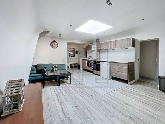 Appartement à vendre 180 000 € 3 pièces 2 chambres 77 m² Étage 1/1 Nord Chambly 60230