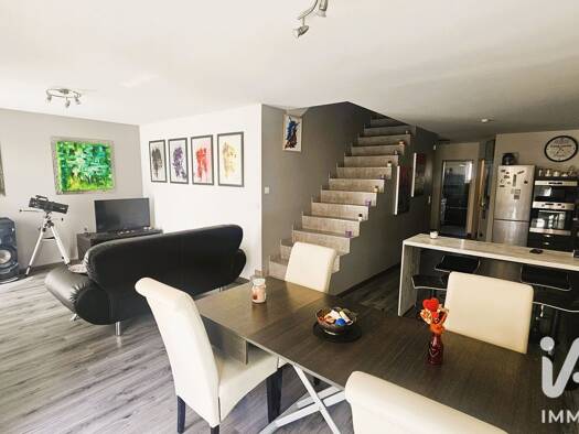 Maison de ville à vendre 247 000 € 4 pièces 2 chambres 89 m² 192 m² de terrain Servian 34290