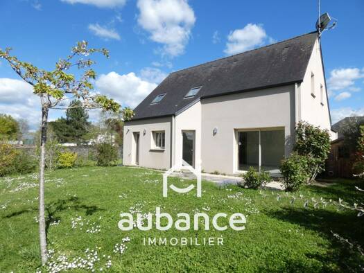 Maison de plain-pied à louer 1 350 € 5 pièces 4 chambres 129 m² 322 m² de terrain Les Garennes sur Loire 49610