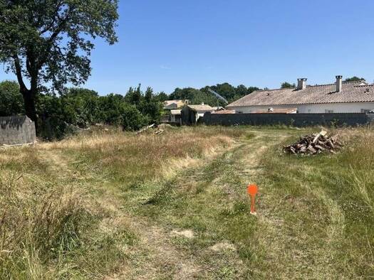 Terrain constructible viabilisé à vendre 108 108 € 550 m² de terrain Le Poire sur Vie 85170