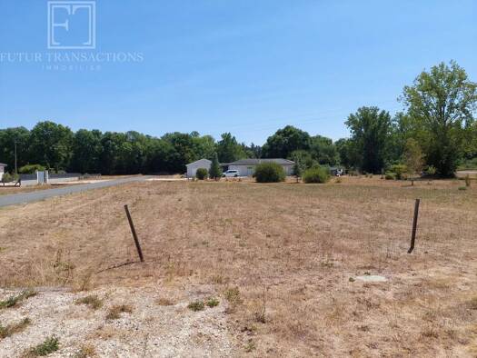 Terrain constructible à vendre 30 000 € 1 129 m² de terrain Villars 24530
