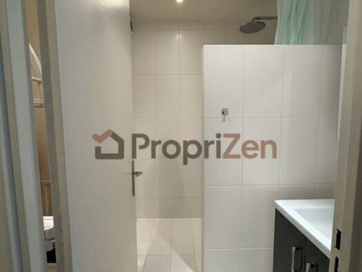 Appartement à louer 1 050 € 3 pièces 1 chambre 50 m² Étage 3/3 Ile de France Les Ulis 91940