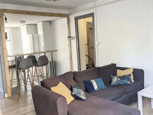 Appartement à louer 680 € 3 pièces 2 chambres 55 m² 1er étage Pau 64000