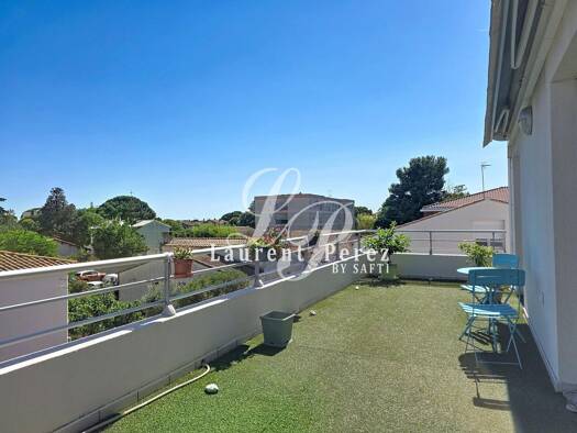 Appartement à vendre 230 000 € 4 pièces 3 chambres 93 m² Étage 2/3 La Roquette Lunel 34400