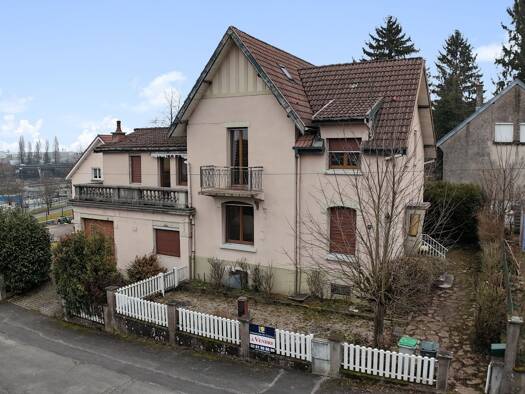 Maison à vendre 109 600 € 7 pièces 1 chambre 140 m² 415 m² de terrain Centre Ville Montbéliard 25200