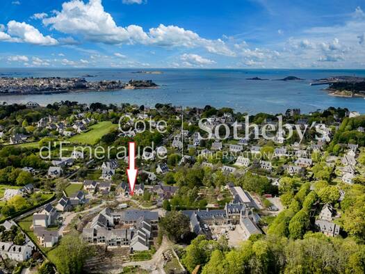 Terrain constructible viabilisé à vendre 457 000 € 457 m² de terrain Dinard 35800