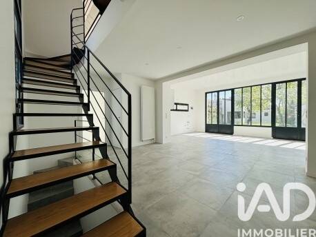 Maison à vendre, 143m², SAINT MAUR DES FOSSES