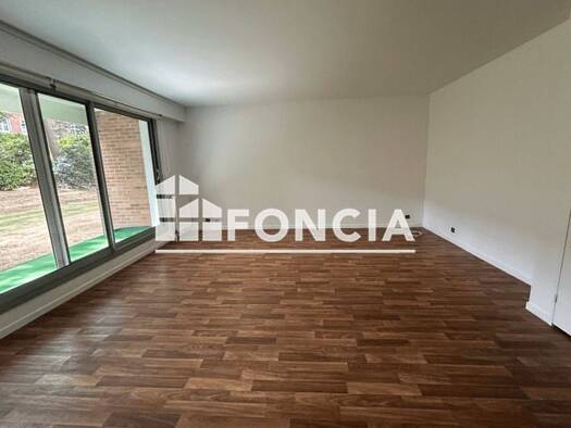 Appartement à louer 892 € 2 pièces 1 chambre 67,2 m² RDC Croix 59170