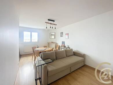 Appartement à louer 690 € 2 pièces 1 chambre 44 m² 4ème étage Compiegne 60200