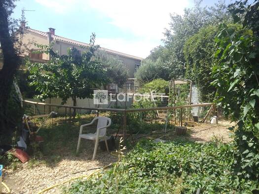 Terrain constructible à vendre 149 600 € 902 m² de terrain Ouest Vedène 84270