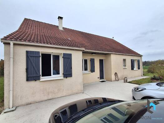 Maison de plain-pied à vendre 155 000 € 4 pièces 3 chambres 106 m² 2 300 m² de terrain Brou 28160