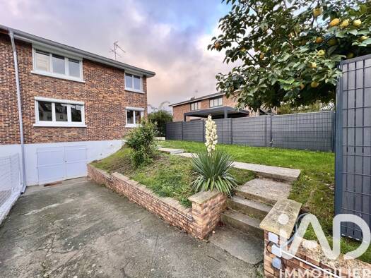 Maison à louer 1 890 € 5 pièces 3 chambres 89 m² Le Village Montigny-le-Bretonneux 78180