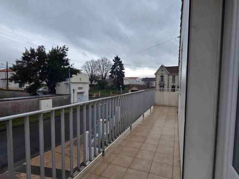 Maison à louer, 67m², SAINTES