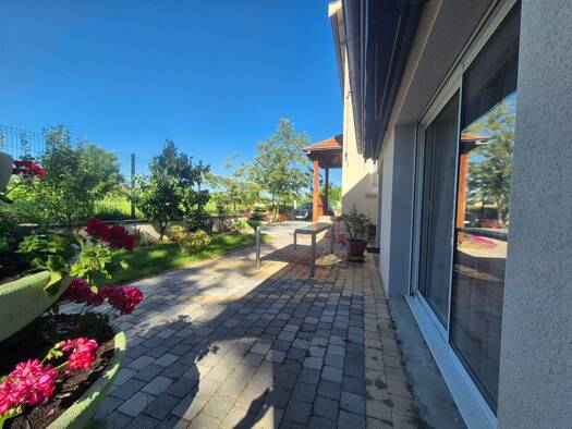 Maison en viager occupé Bouquet 125 792 € 5 pièces 3 chambres 88 m² 266 m² de terrain Le Parc Roanne 42300