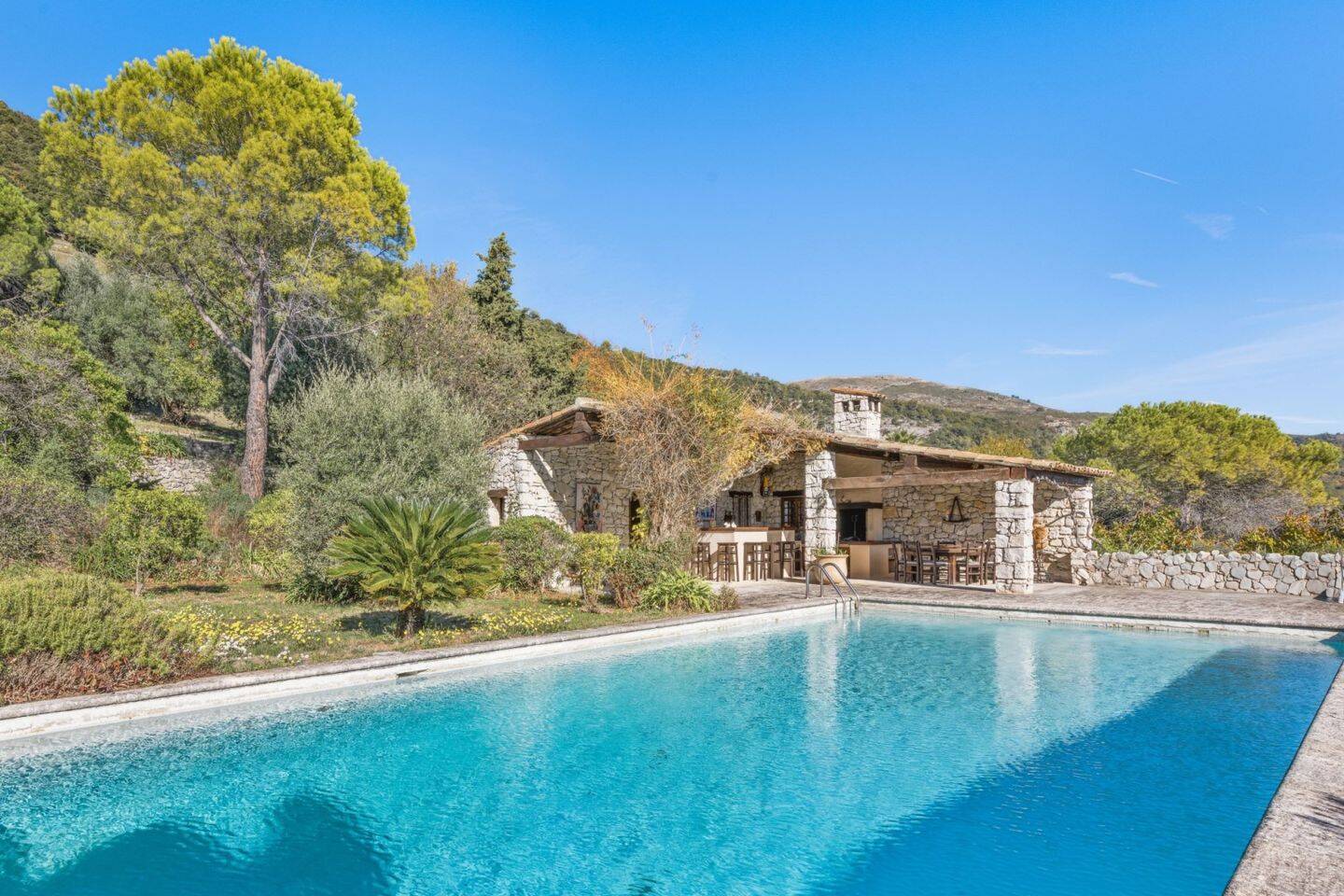 Maison à vendre, 328m², TOURRETTES SUR LOUP