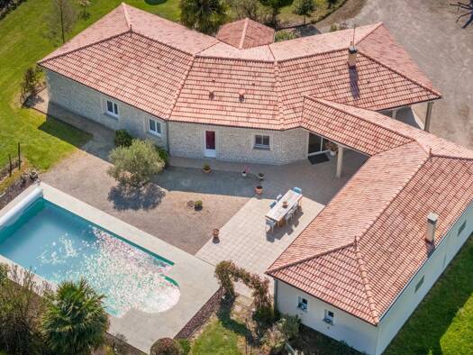 Maison à vendre 395 200 € 6 pièces 4 chambres 160 m² Tauriac 46130
