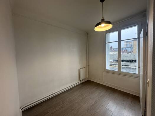 Appartement à louer 632 € 2 pièces 1 chambre 23 m² Étage 1/4 Melun 77000