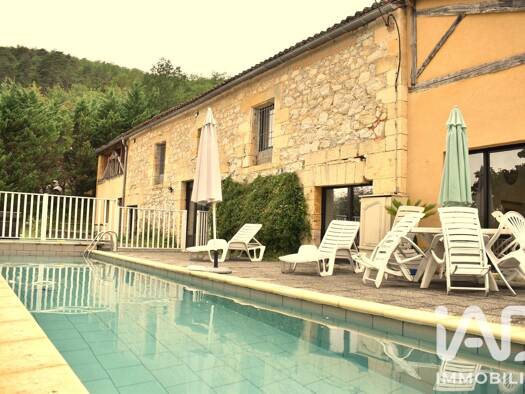 Maison à vendre 397 000 € 11 pièces 9 chambres 358,8 m² 23 330 m² de terrain Saint-Cyprien 24220