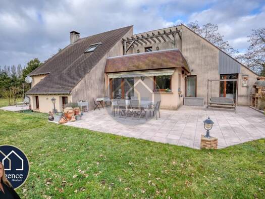 Maison à vendre 449 000 € 5 pièces 4 chambres 222,3 m² 8 505 m² de terrain Écluzelles 28500