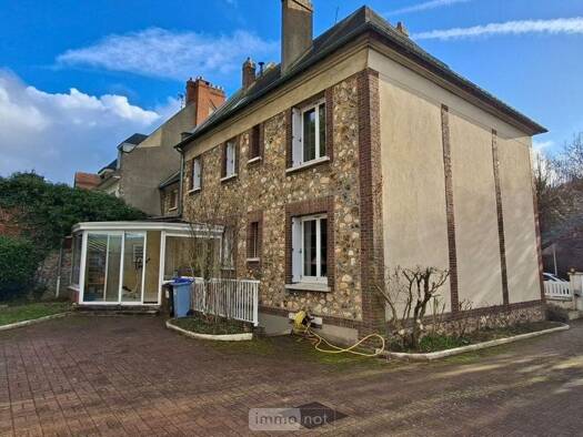 Maison à vendre 325 500 € 8 pièces 5 chambres 191 m² 495 m² de terrain Clos Au Duc Évreux 27000