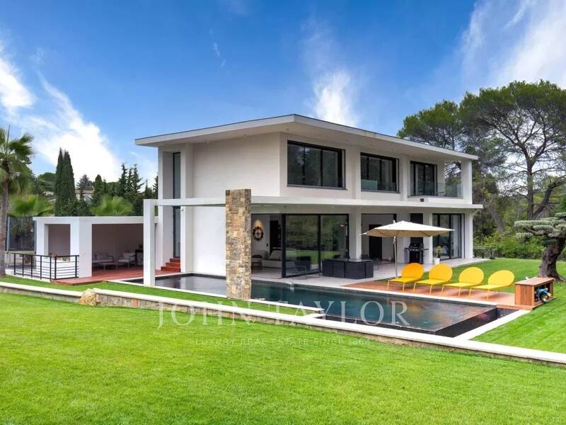 Maison à louer, 295m², VALBONNE