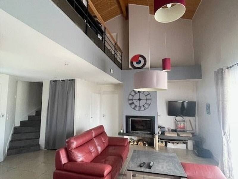 Maison à louer, 190m², CARBONNE