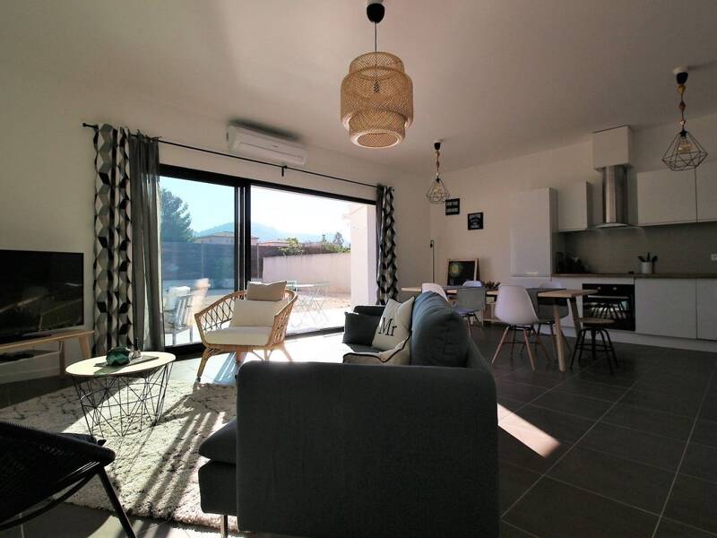 Maison à louer, 101m², MARSEILLE 9E