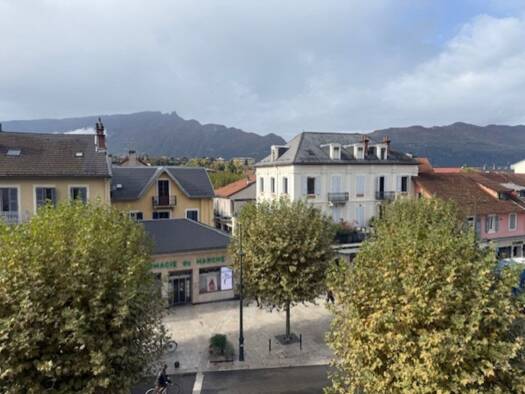 Appartement à vendre 195 000 € 3 pièces 2 chambres 53 m² Étage 3/4 Centre Ville Nord Aix-les-Bains 73100