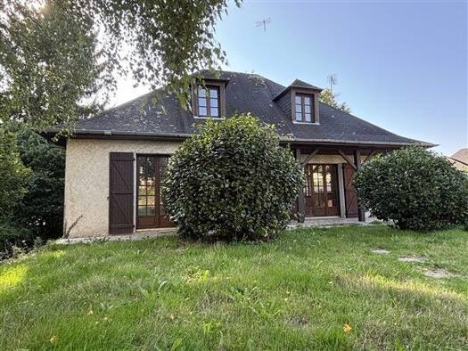 Maison de plain-pied à vendre 187 000 € 6 pièces 4 chambres 116 m² 2 080 m² de terrain Albussac 19380