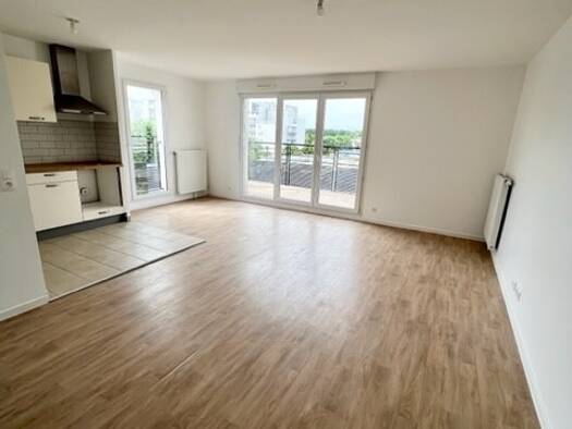 Appartement à louer 1 190 € 3 pièces 2 chambres 65,5 m² Étage 4/5 Boussy-Saint-Antoine 91800